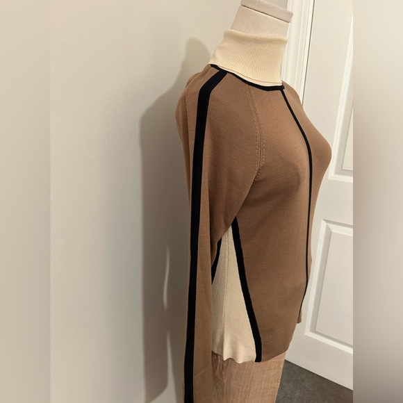 Luxurious Yansi Fugel Sweater - Picture 1 of 7